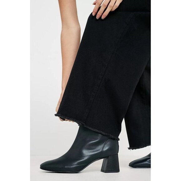 UO Urban Outfitters BDG Belted Black Culottes - Picture 5 of 10